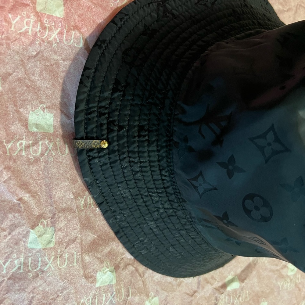 Louis Vuitton Monogram Reversible Bucket Hat - Picture 9 of 11